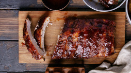 Oven roasted ribs with barbecue sauce